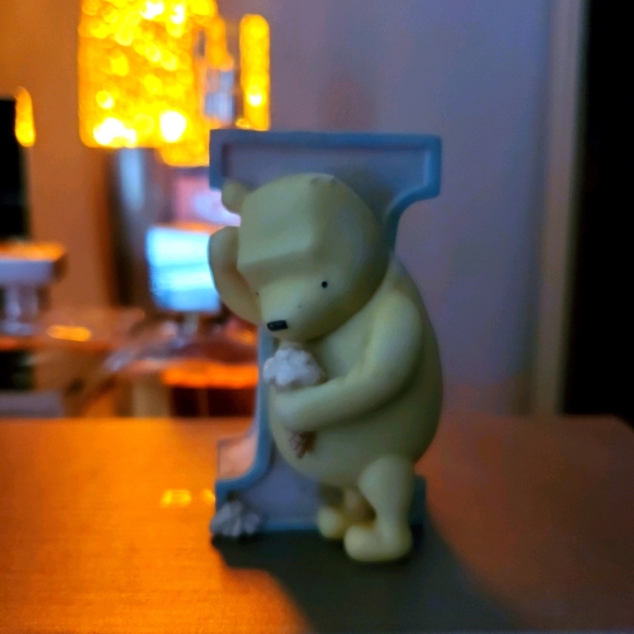 DISNEY Classic Winnie the Pooh Alphabet Letter - Picture 1 of 4